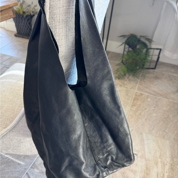 Xacabasic Handbags - Chic Black Leather Shoulder Bag